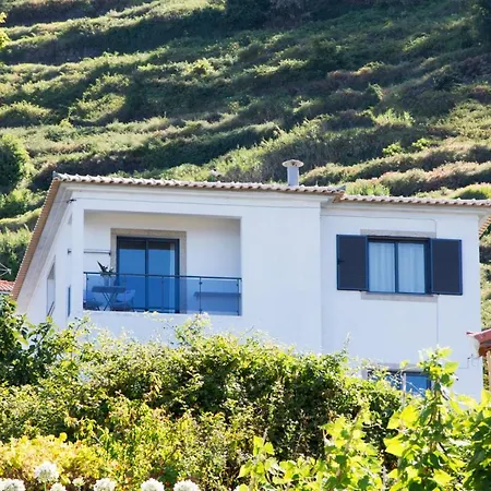 “venik House” Sea_mountains_relaxing_barbecue * Funchal (Madeira)